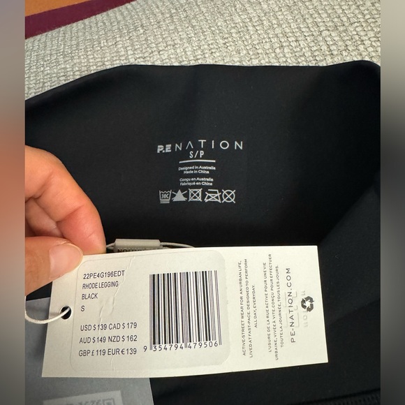 P.E Nation Rhode Legging in Size Small - Picture 6 of 6